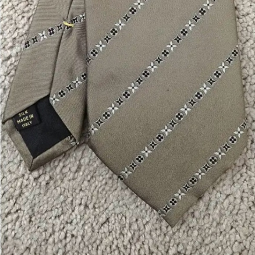 LOUIS VUITTON Bias Monogram Tie - Picture 2 of 6